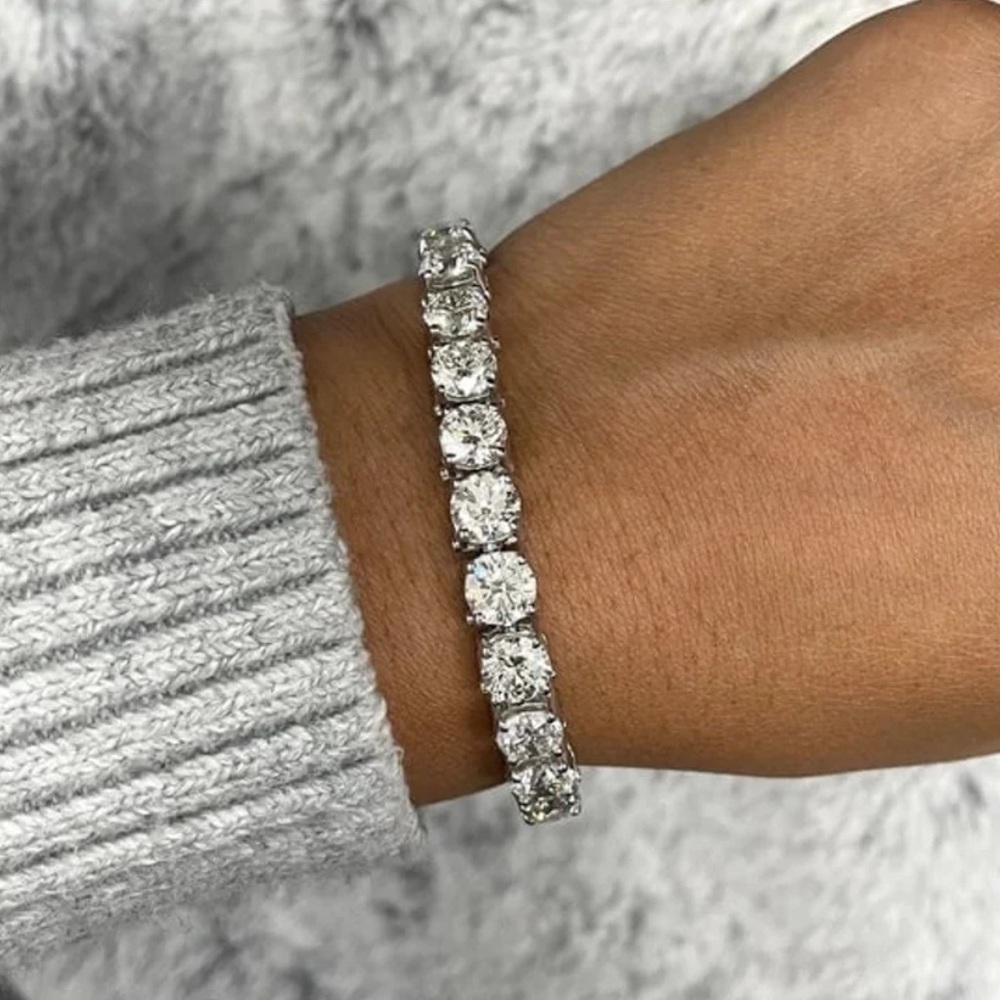 18k Tennis Bracelet - Picture 3 of 11
